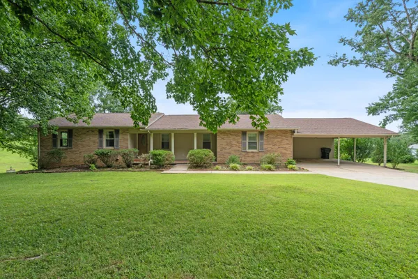 $349,900 | 2054 Ridgecrest Circle, Dickson, TN 37055