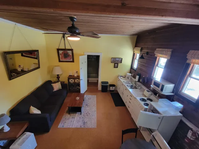 $1,995 | 75 Summer Street, Bristol, NH 03222