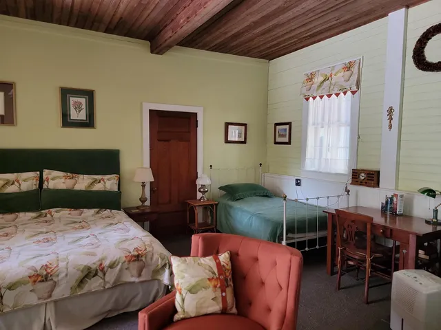 $1,995 | 75 Summer Street, Bristol, NH 03222