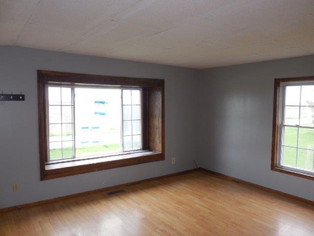 488 County Road 2100 North Danforth, IL 60930 - Photo 3 of 10 an empty room with a window