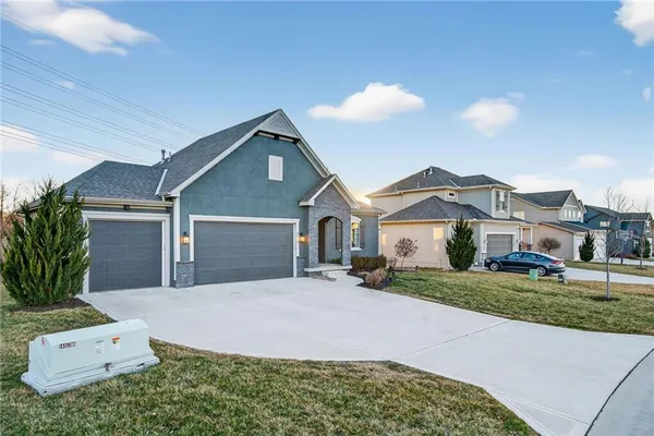$569,000 | 3213 Southeast Mill Creek Lane, Lee's Summit, MO 64063