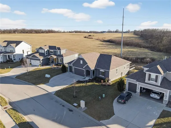 $569,000 | 3213 Southeast Mill Creek Lane, Lee's Summit, MO 64063