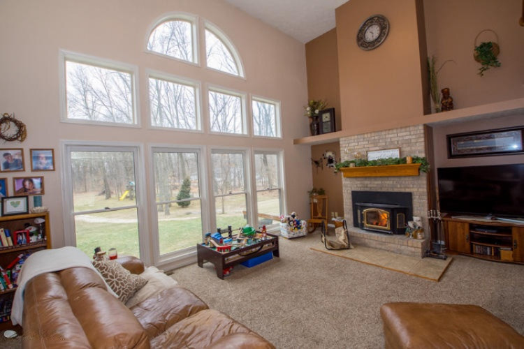 175 Bell Road Niles, MI 49120 - Photo 9 of 60 175 Bell Rd Niles Family room
