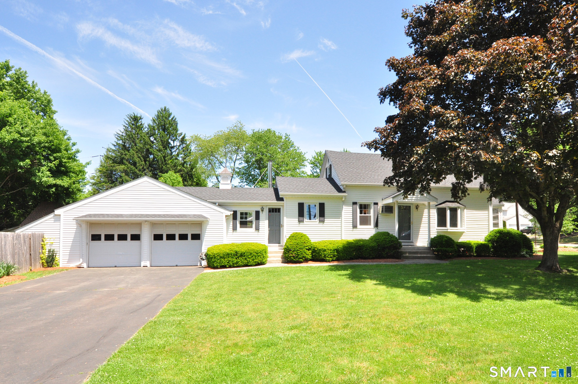 304 Rood Avenue Windsor, CT 06095 - Photo 2 of 36