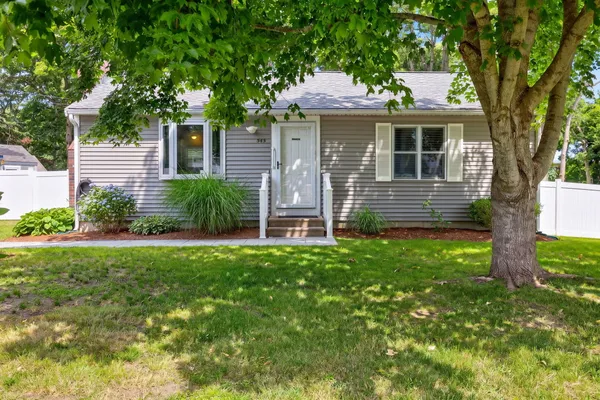 $585,000 | 545 Lincoln Rd Extension, Hyannis, MA 02601