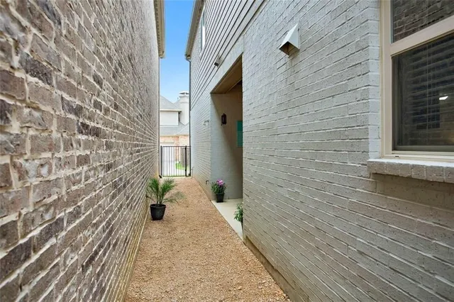 $3,300 | 2221 Longwood Drive, Carrollton, TX 75010