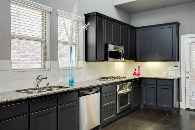 $3,300 | 2221 Longwood Drive, Carrollton, TX 75010