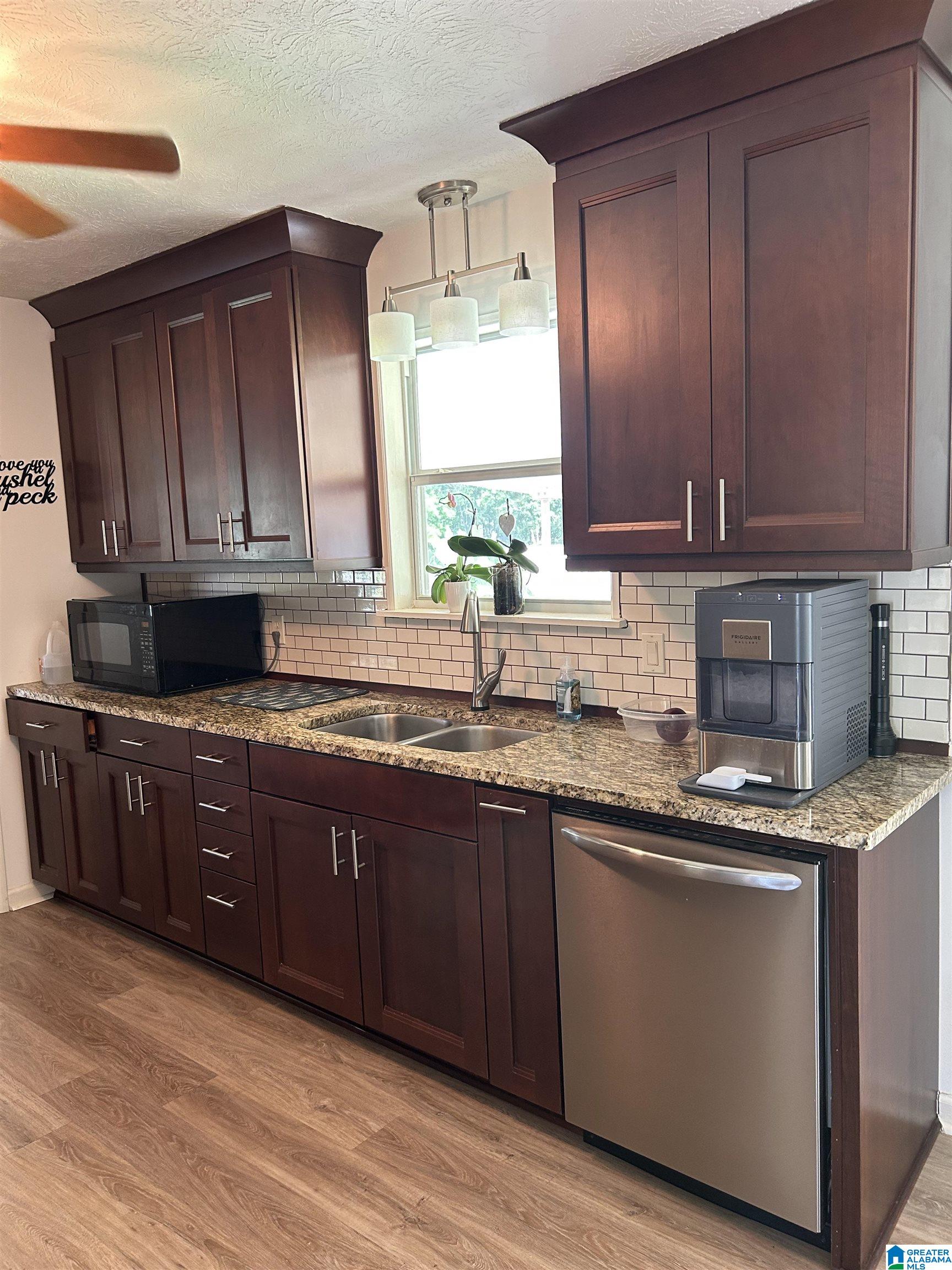 52 Ann Circle Sylacauga, AL 35150 - Photo 4 of 14