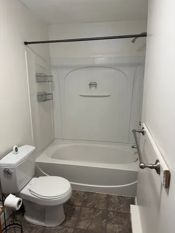 $1,950 | 9 Hillside Avenue, Unit 4, Marblehead, MA 01945