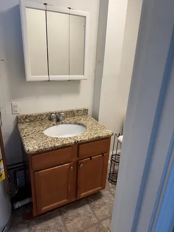 $1,950 | 9 Hillside Avenue, Unit 4, Marblehead, MA 01945