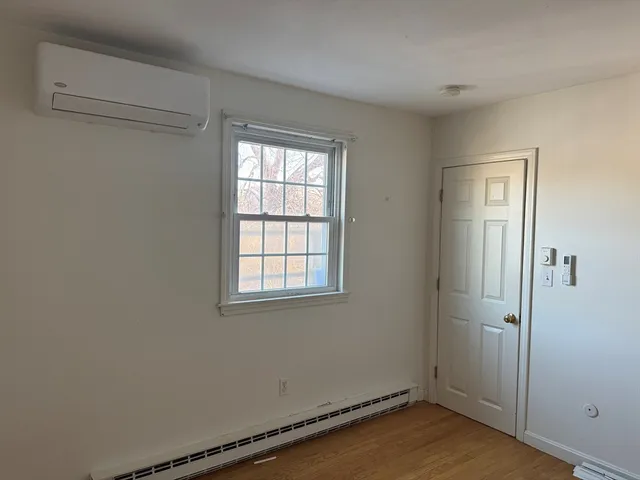 $1,950 | 9 Hillside Avenue, Unit 4, Marblehead, MA 01945