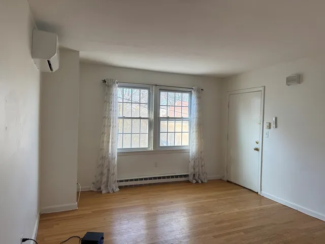 $1,950 | 9 Hillside Avenue, Unit 4, Marblehead, MA 01945