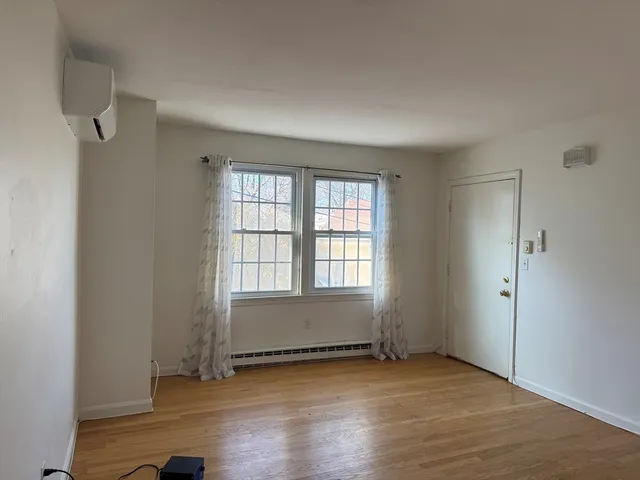 $1,950 | 9 Hillside Avenue, Unit 4, Marblehead, MA 01945