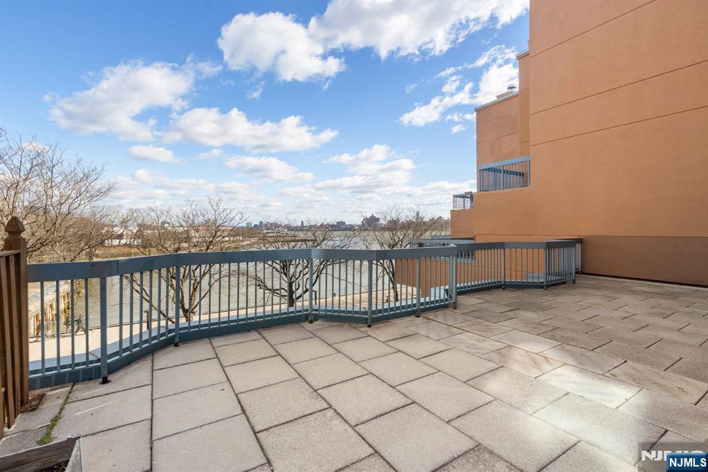316 Nelson Court Edgewater, NJ 07020 - Photo 7 of 29 a view of terrace with city view