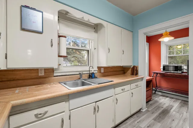 $200,000 | 505 West Van Hoesen Boulevard, Portage, MI 49024