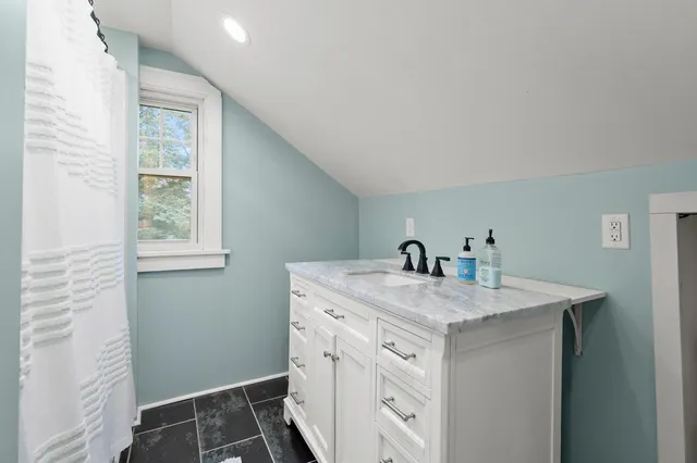 $200,000 | 505 West Van Hoesen Boulevard, Portage, MI 49024