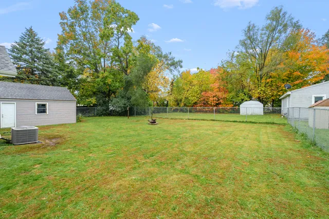 $200,000 | 505 West Van Hoesen Boulevard, Portage, MI 49024