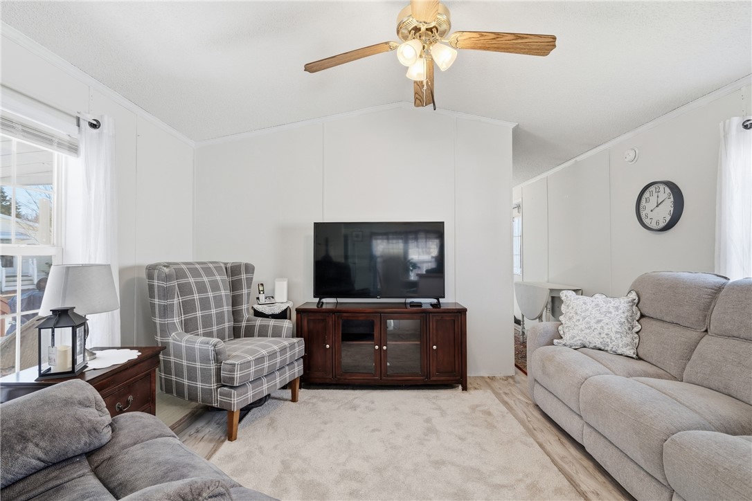 27 Woodward Road Lincoln, RI 02865 - Photo 6 of 20 Living room