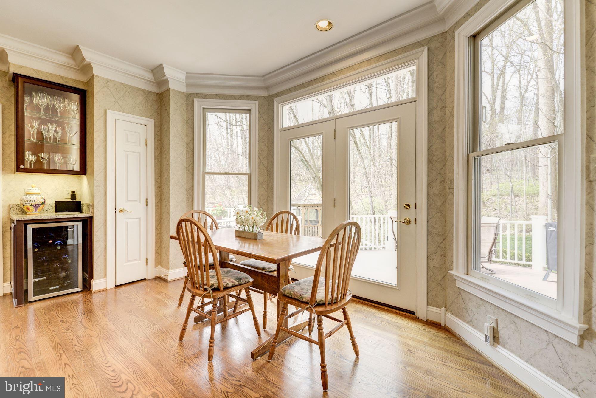 6800 Rannoch Road Bethesda, MD 20817 - Photo 7 of 53 Breakfast area overlooking back garden