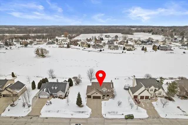 $649,900 | 3212 East Lindy Lane, Oak Creek, WI 53154