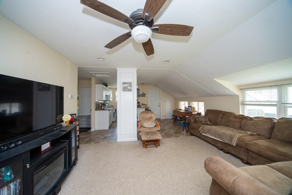 215 Walnut Street Clinton, MA 01510 - Photo 12 of 41 Gallery Image 12