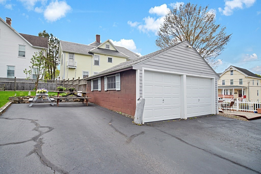215 Walnut Street Clinton, MA 01510 - Photo 3 of 41 Gallery Image 3