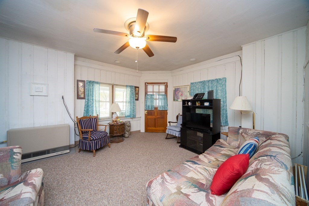 215 Walnut Street Clinton, MA 01510 - Photo 31 of 41 Gallery Image 31