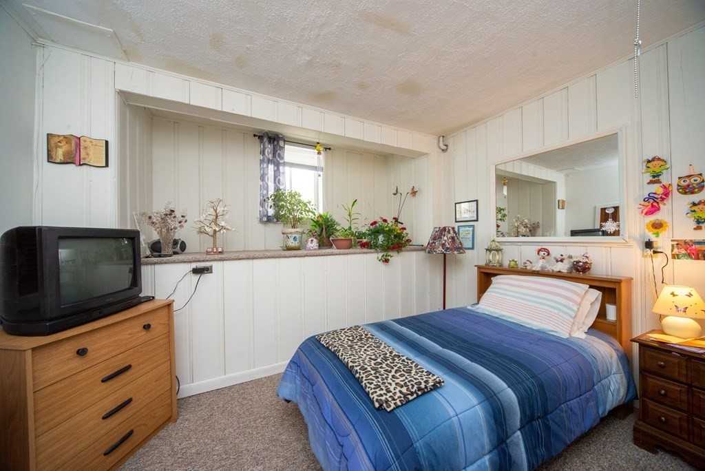 215 Walnut Street Clinton, MA 01510 - Photo 33 of 41 Gallery Image 33