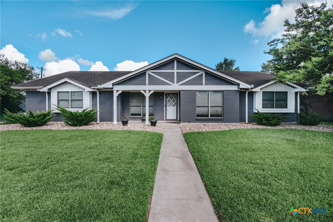 1407 Plantation Road Victoria, TX 77904 - Photo 1 of 17