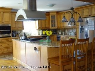 17 Country Road Manahawkin, NJ 08050 - Photo 11 of 30 11