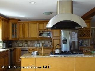 17 Country Road Manahawkin, NJ 08050 - Photo 10 of 30 10