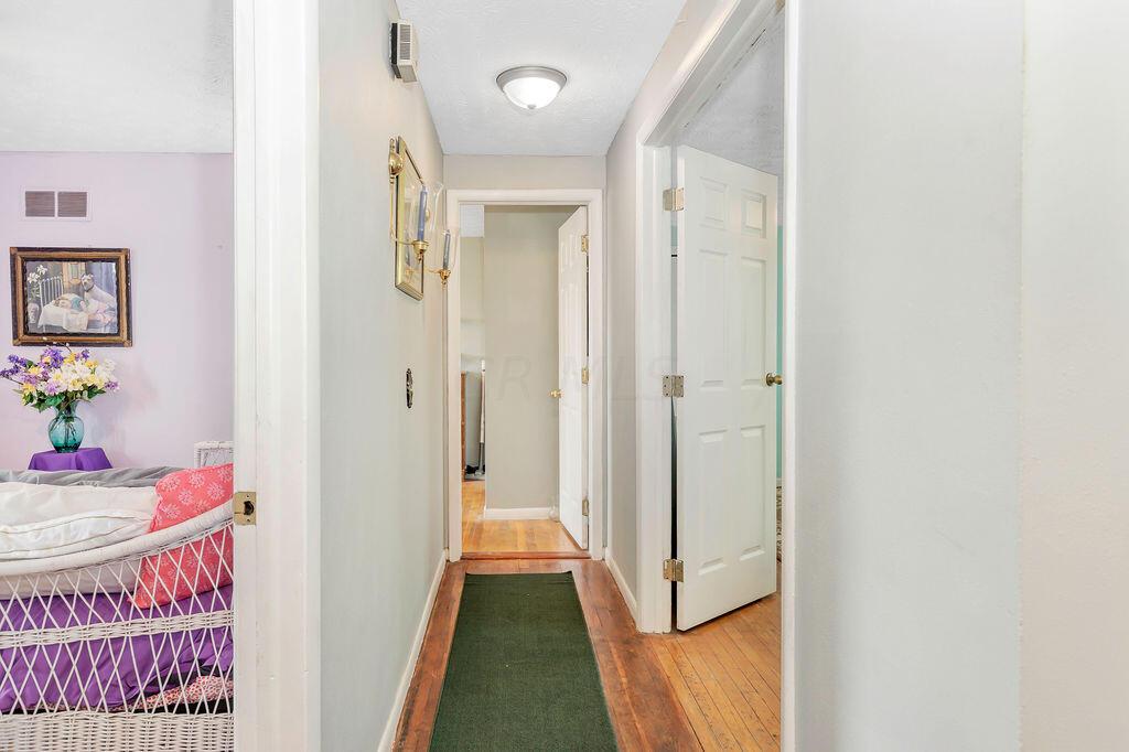 8581 Canyon Cove Road Galloway, OH 43119 - Photo 24 of 45 18-Hallway