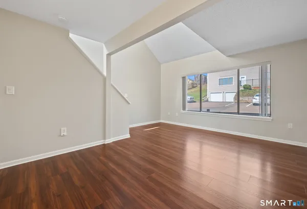 $164,900 | 1690 Dixwell Avenue, Unit C8, Hamden, CT 06514