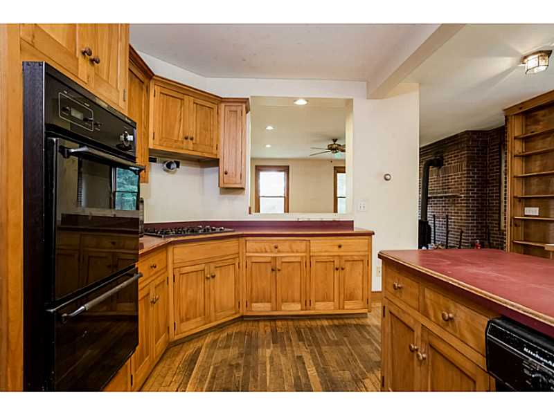 5 High Meadow Road Little Compton, RI 02837 - Photo 9 of 25 Kitchen.