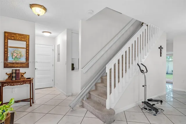 a view of entryway with livingroom and furniture