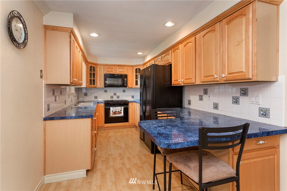 7790 Cultus Bay Road Clinton, WA 98236 - Photo 15 of 25 Gallery Image 15