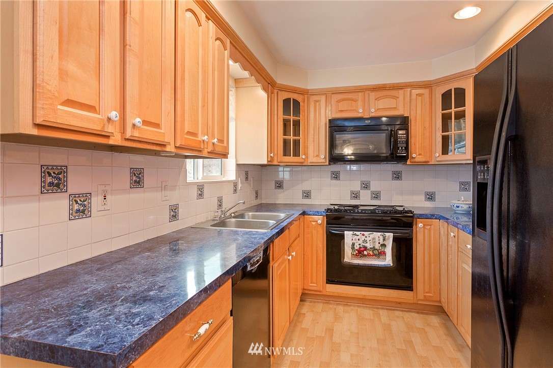 7790 Cultus Bay Road Clinton, WA 98236 - Photo 16 of 25 Gallery Image 16