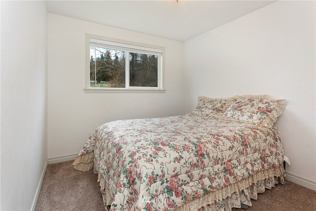 7790 Cultus Bay Road Clinton, WA 98236 - Photo 18 of 25 Gallery Image 18