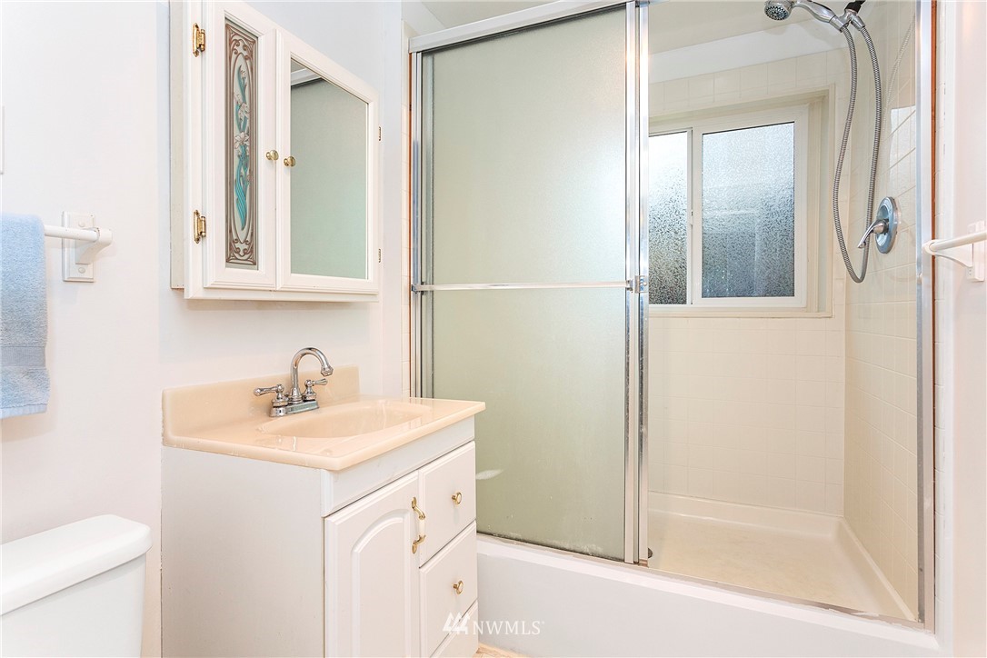 7790 Cultus Bay Road Clinton, WA 98236 - Photo 21 of 25 Gallery Image 21