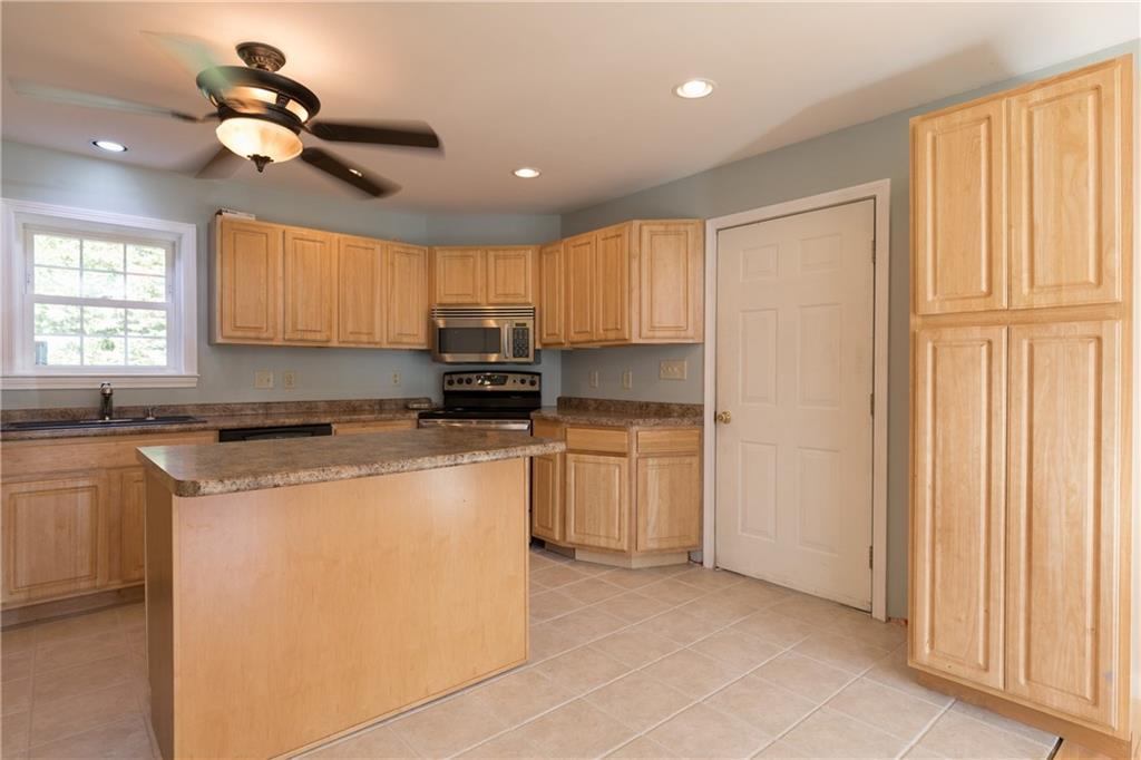 10 Falcon Way Freeport, ME 04032 - Photo 3 of 35 Photo