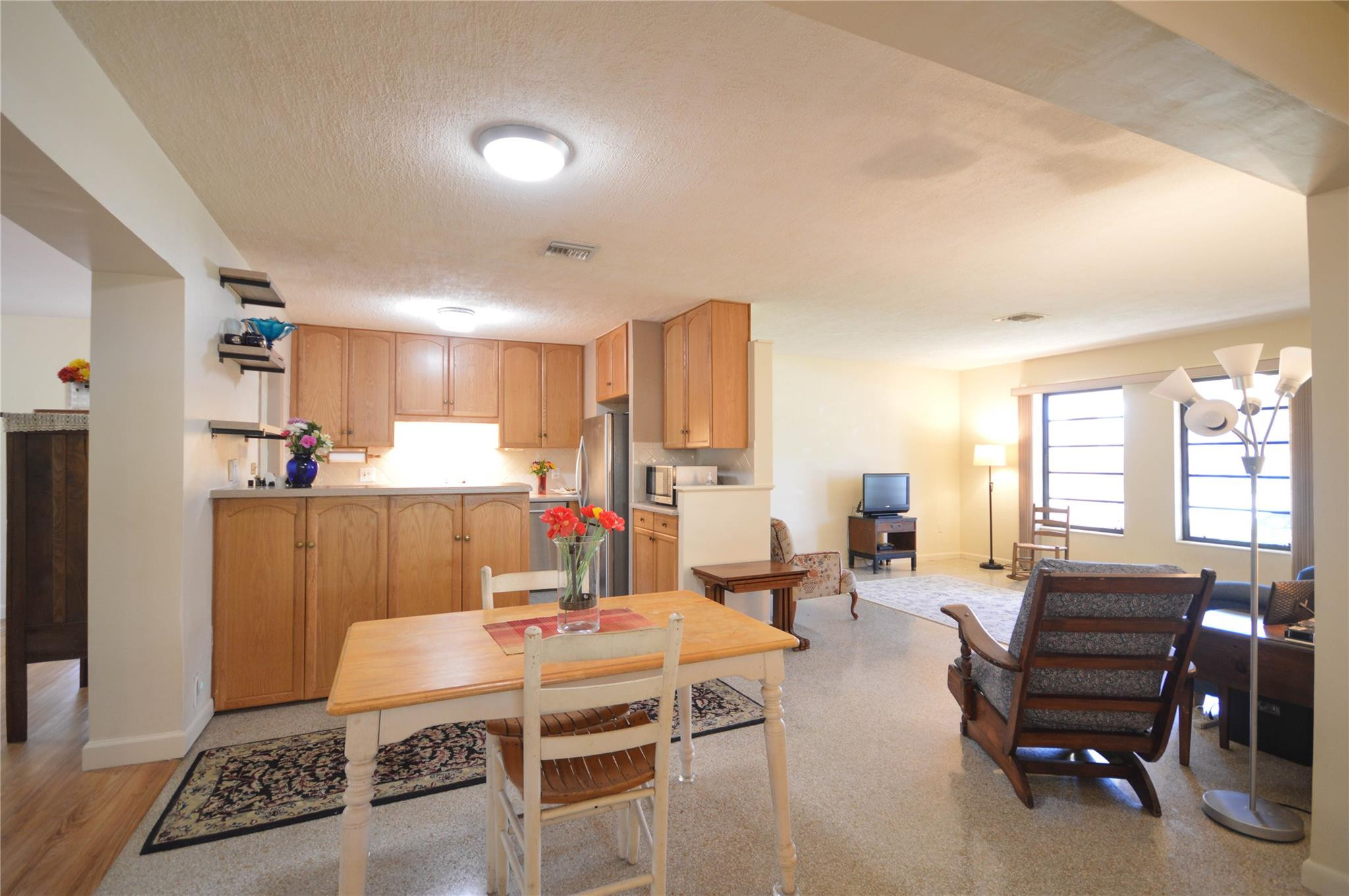 701 Berkley Street Boca Raton, FL 33487 - Photo 5 of 31 Photo 5