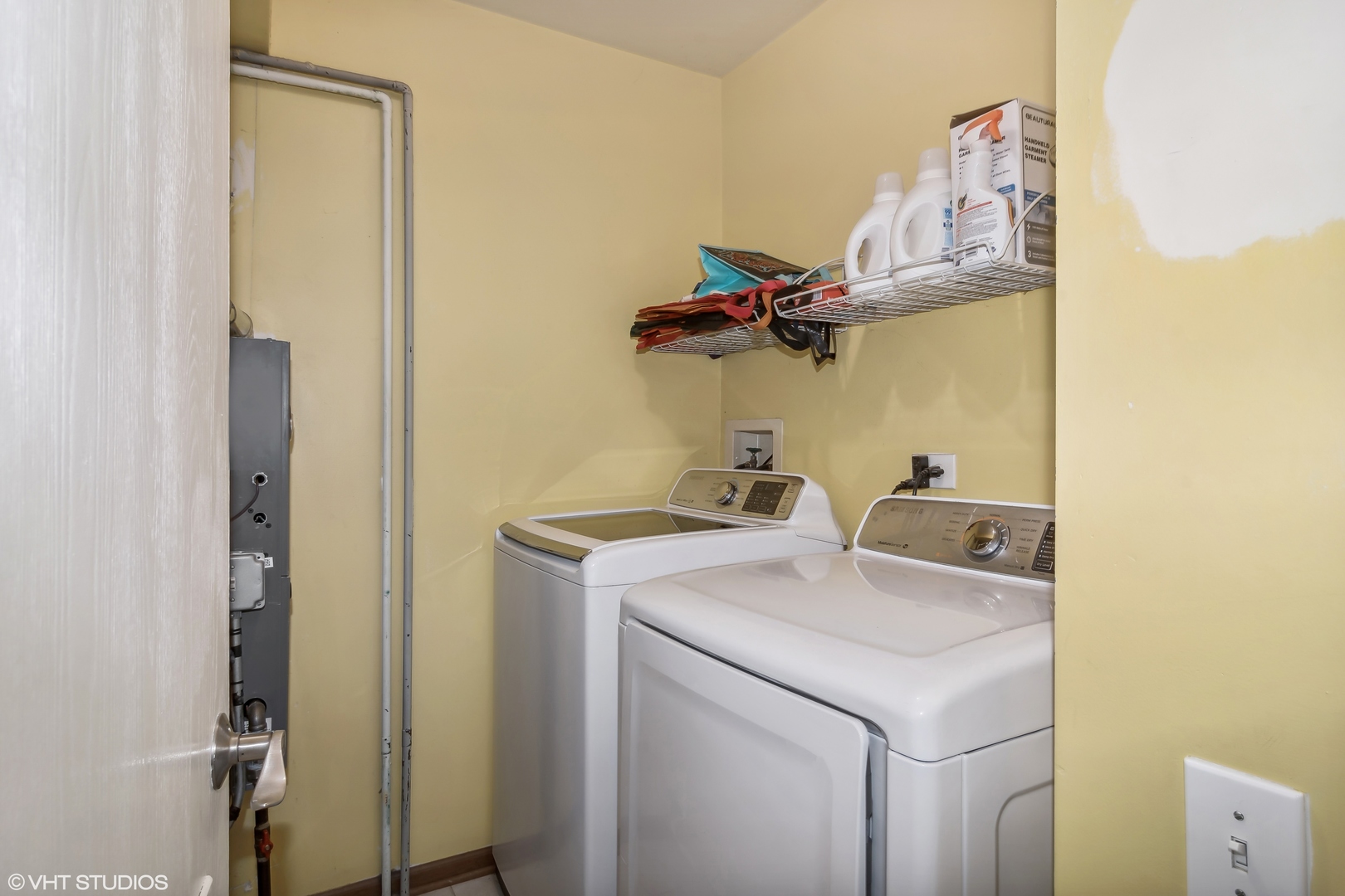 1545 Spaulding Road Bartlett, IL 60103 - Photo 16 of 21 a utility room with dryer and washer