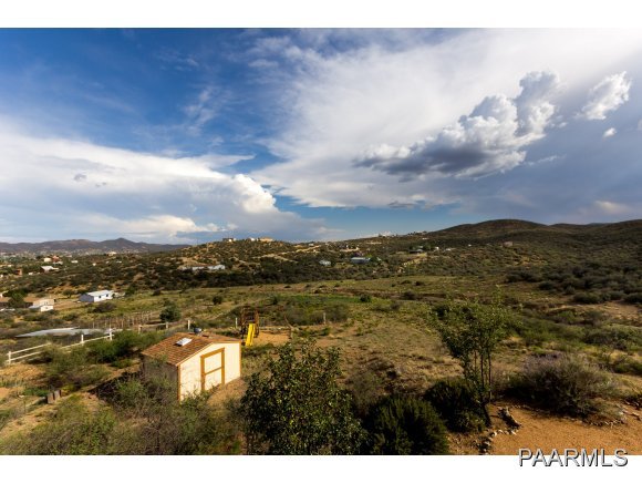 11801 Henderson Road Dewey-Humboldt, AZ 86327 - Photo 18 of 19 a view of city and mountain