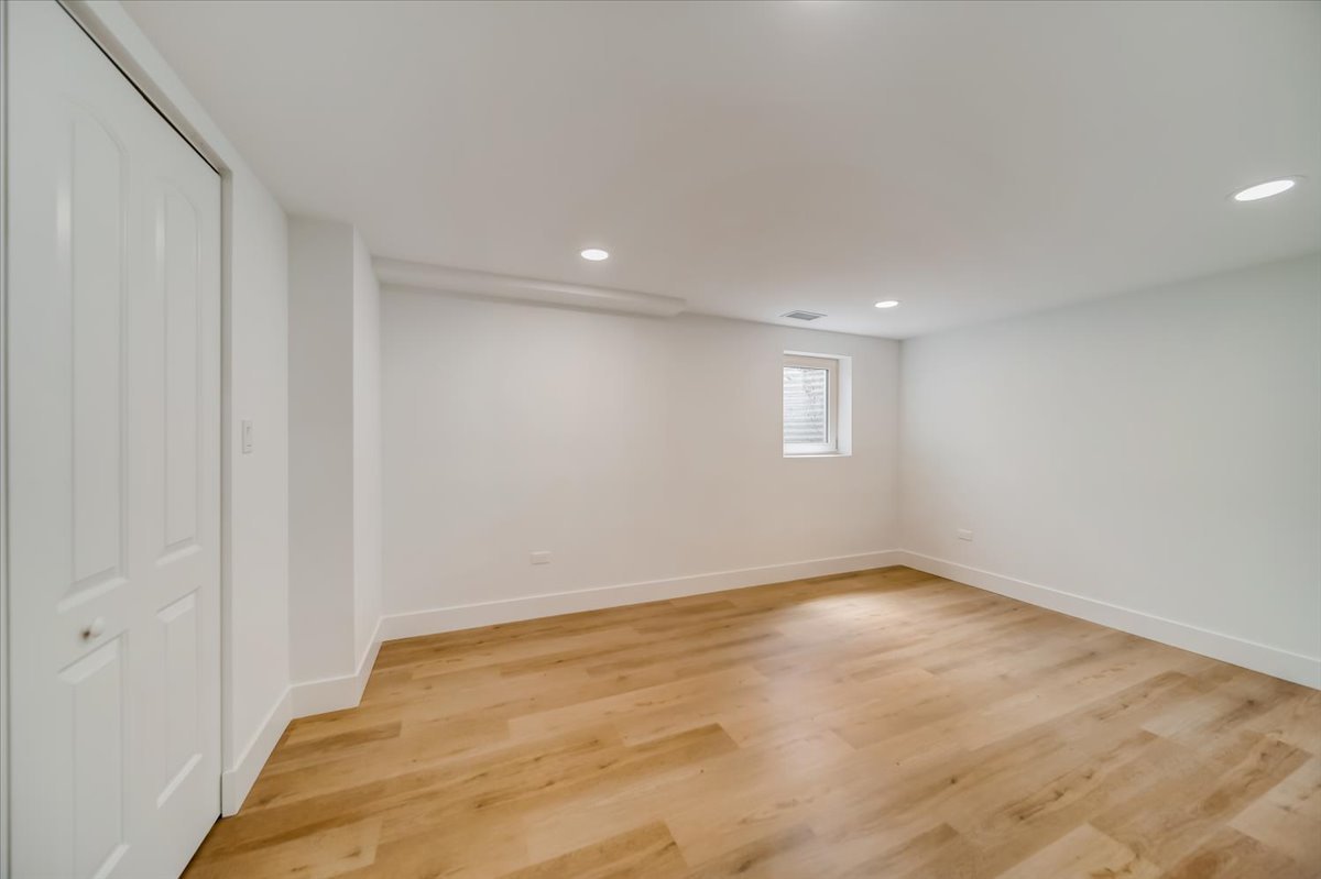 2414 West Harrison Street, Unit E Chicago, IL 60612 - Photo 32 of 37 a view of an empty room