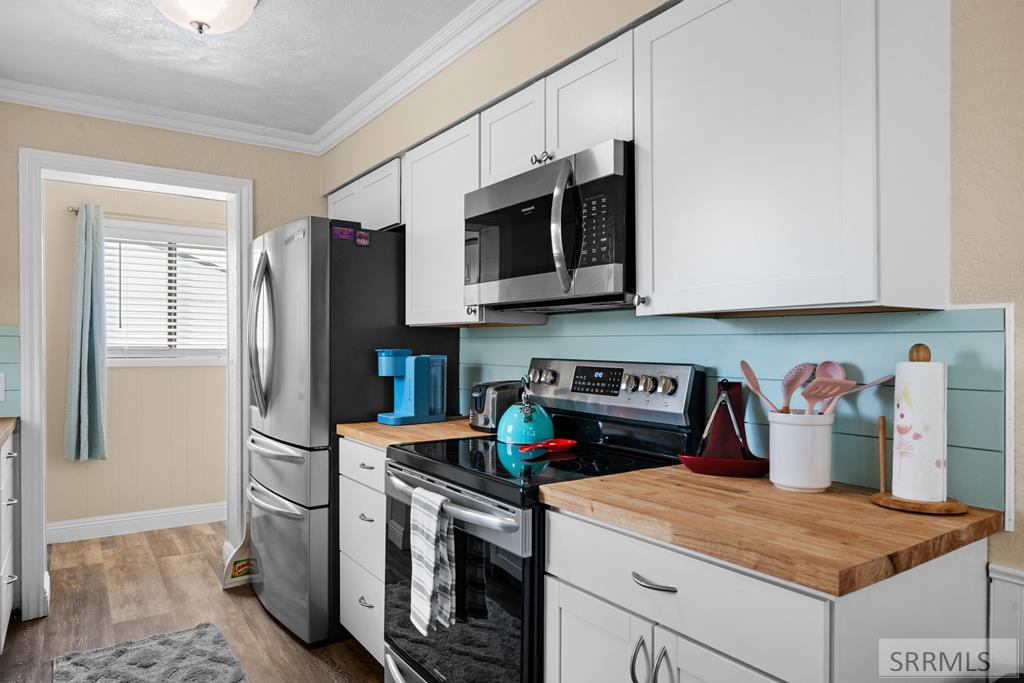 428 Edwards Avenue Shelley, ID 83274 - Photo 3 of 29