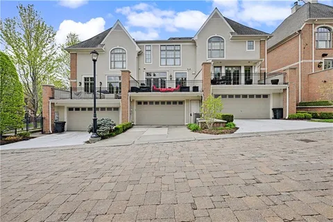 $1,395,000 | 202 West 50th Street, Kansas City, MO 64112