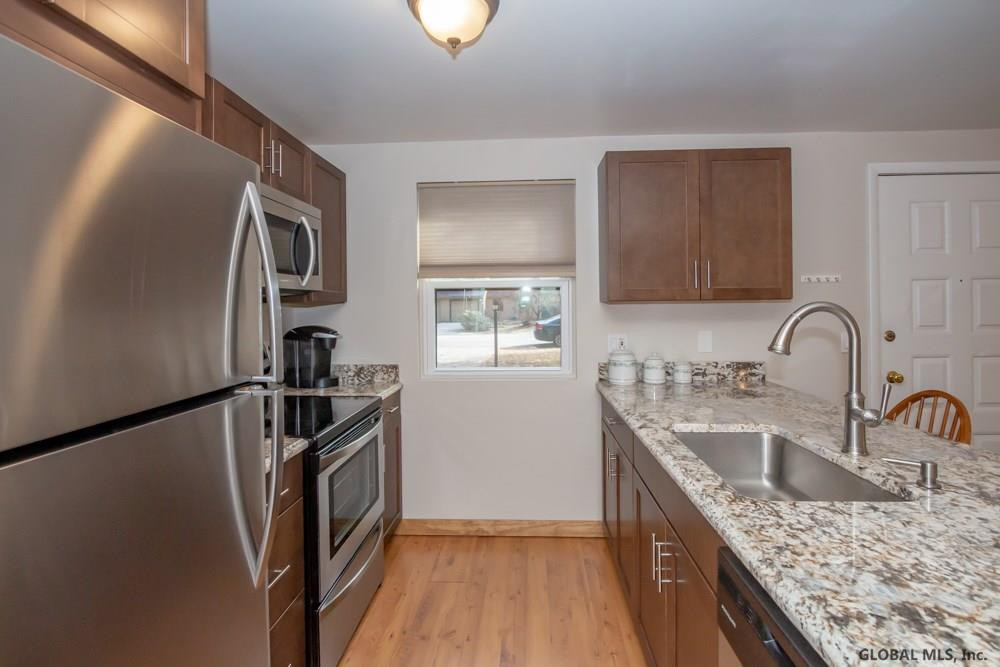 65 Snowberry Road Malta, NY 12020 - Photo 8 of 30 Photo 8