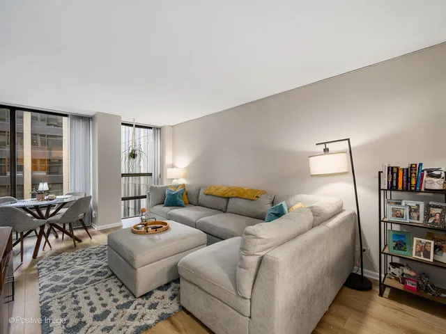 $215,000 | 230 East Ontario Street, Unit 1603, Chicago, IL 60611