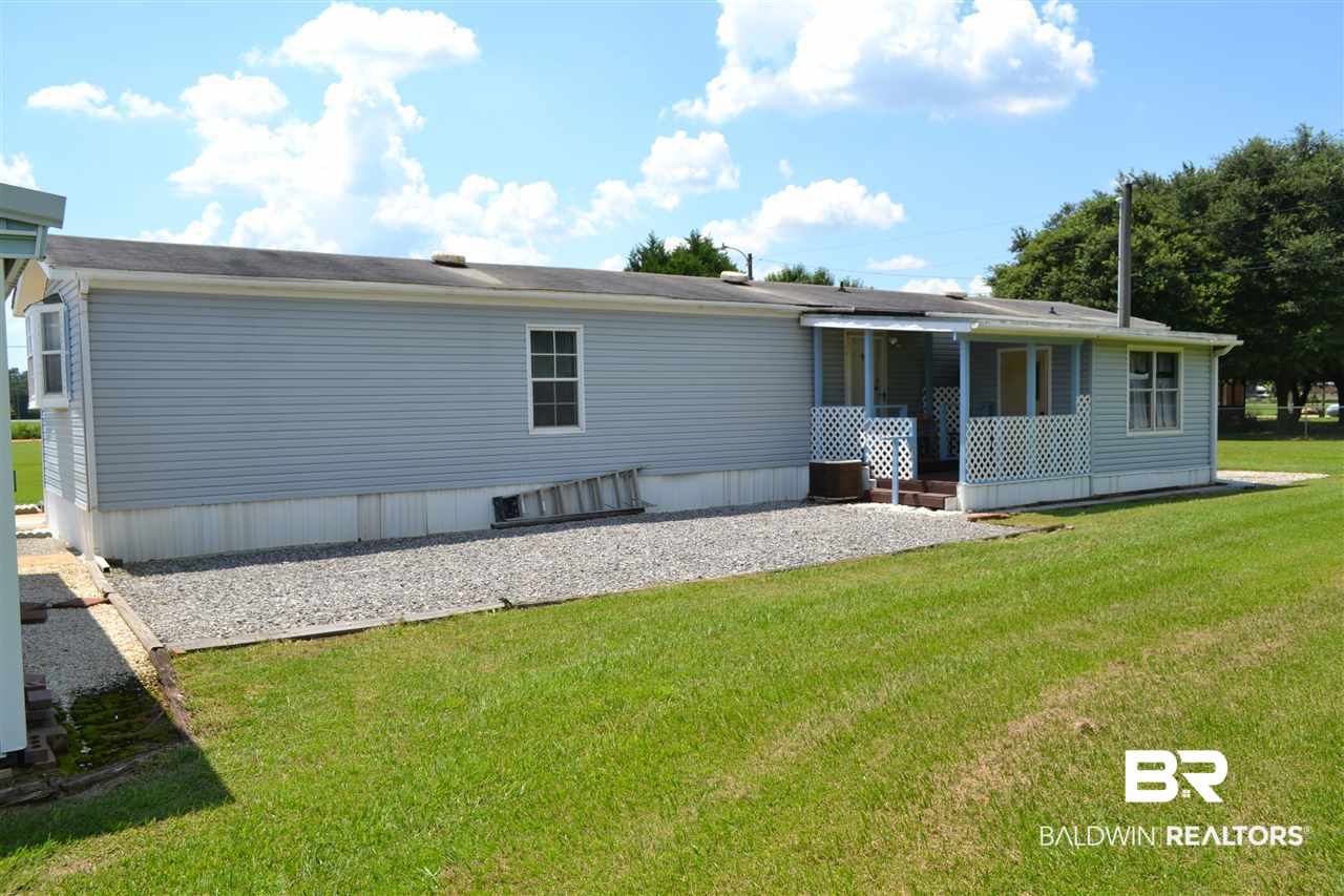26135 A Schoen Road Elberta, AL 36530 - Photo 4 of 17 Rear View and Laundry