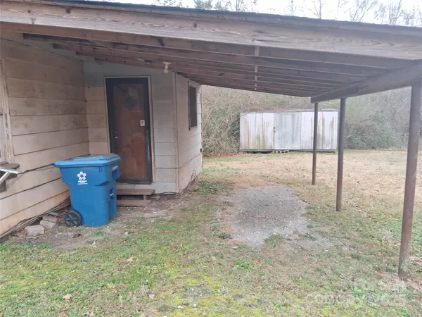 a view of a outdoor space